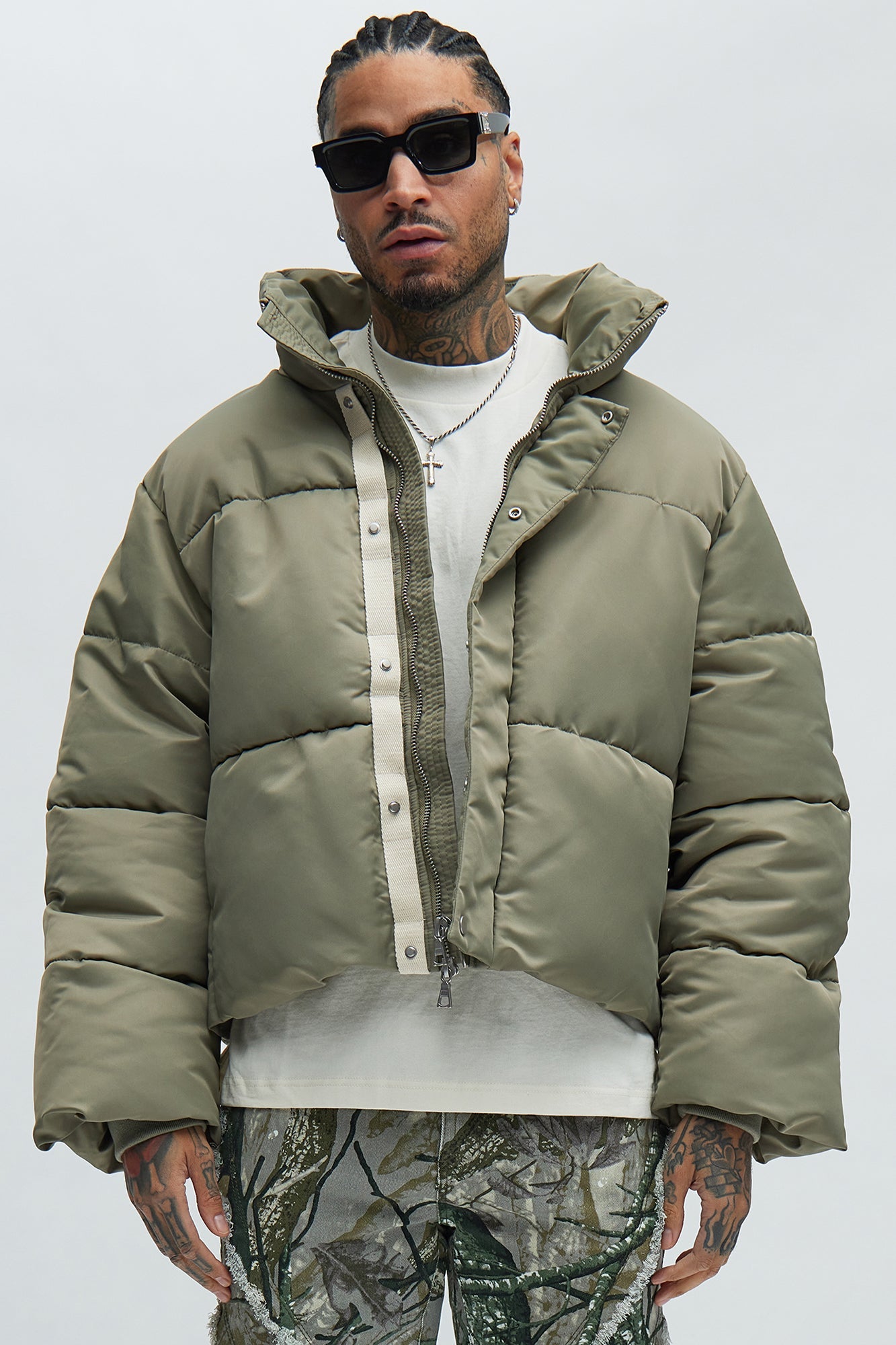 https://cdn.shopify.com/s/files/1/0293/9277/files/12-28-23_S8_5_ZDF01O340052_Olive_P_KF_DJ_09-02-12_28527_PXF.jpg?v=1704741245