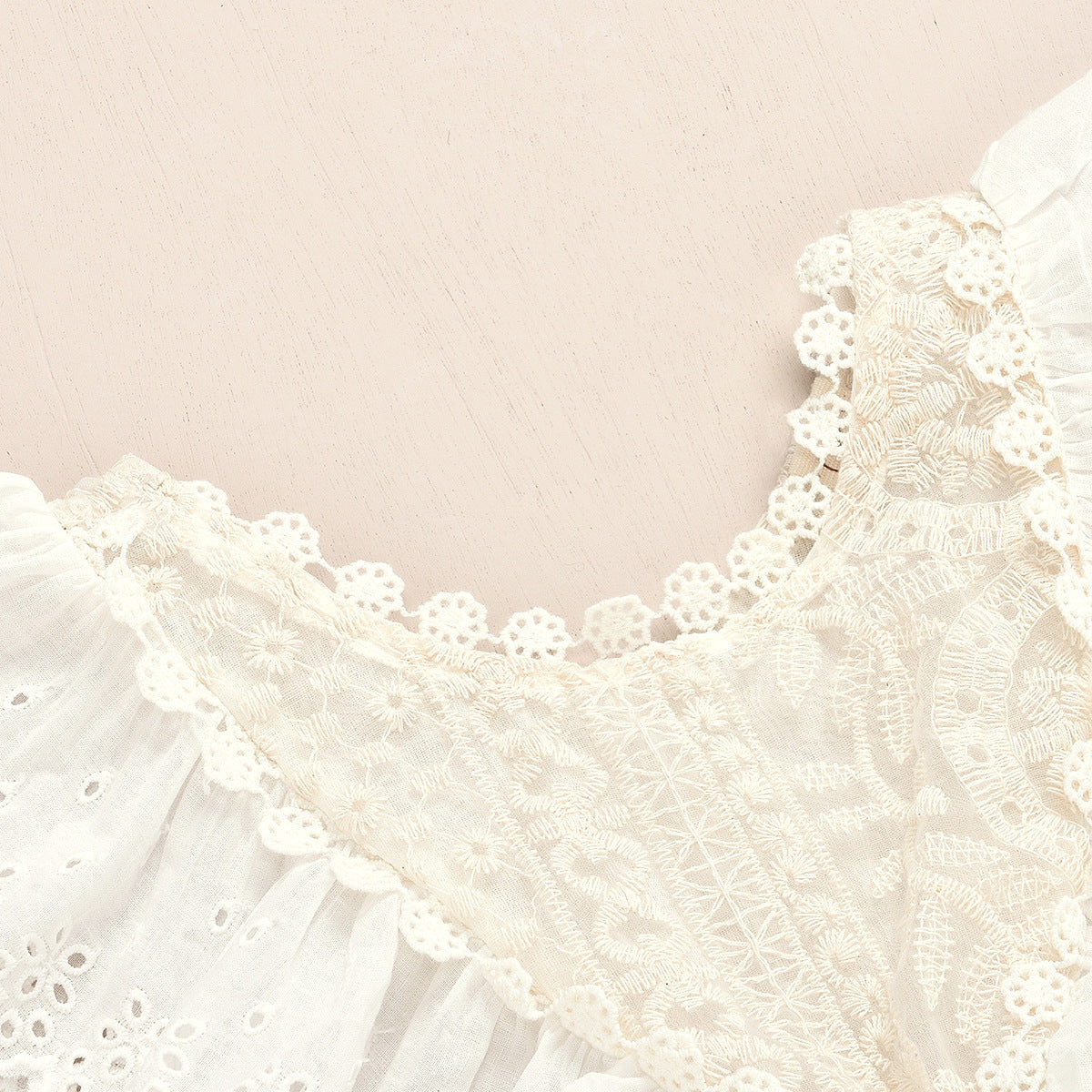 Baby-Overall aus Spitze