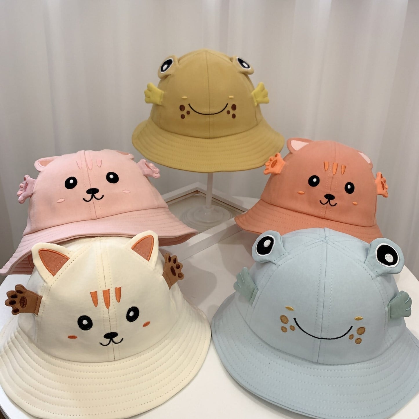 Sonnenhut mit Kätzchen und Frosch, klein