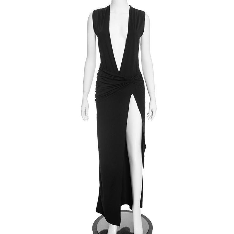 Sexy ärmelloses Kleid mit tiefem Ausschnitt und Schlitz