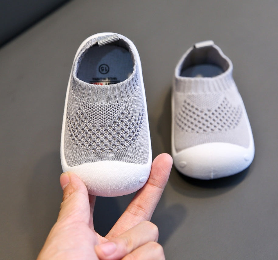 Zapatos para bebés y niños pequeños suaves