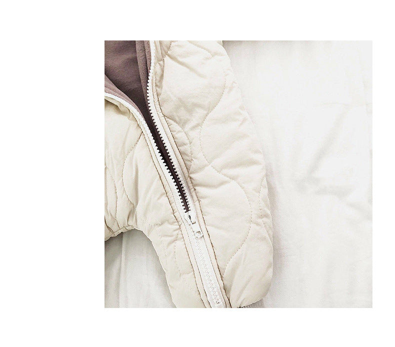 Gepolsterter, gesteppter Kumpsuit für Ausflüge mit Baby
