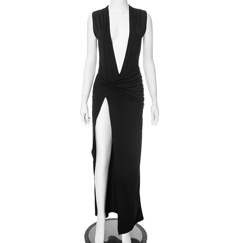 Sexy ärmelloses Kleid mit tiefem Ausschnitt und Schlitz