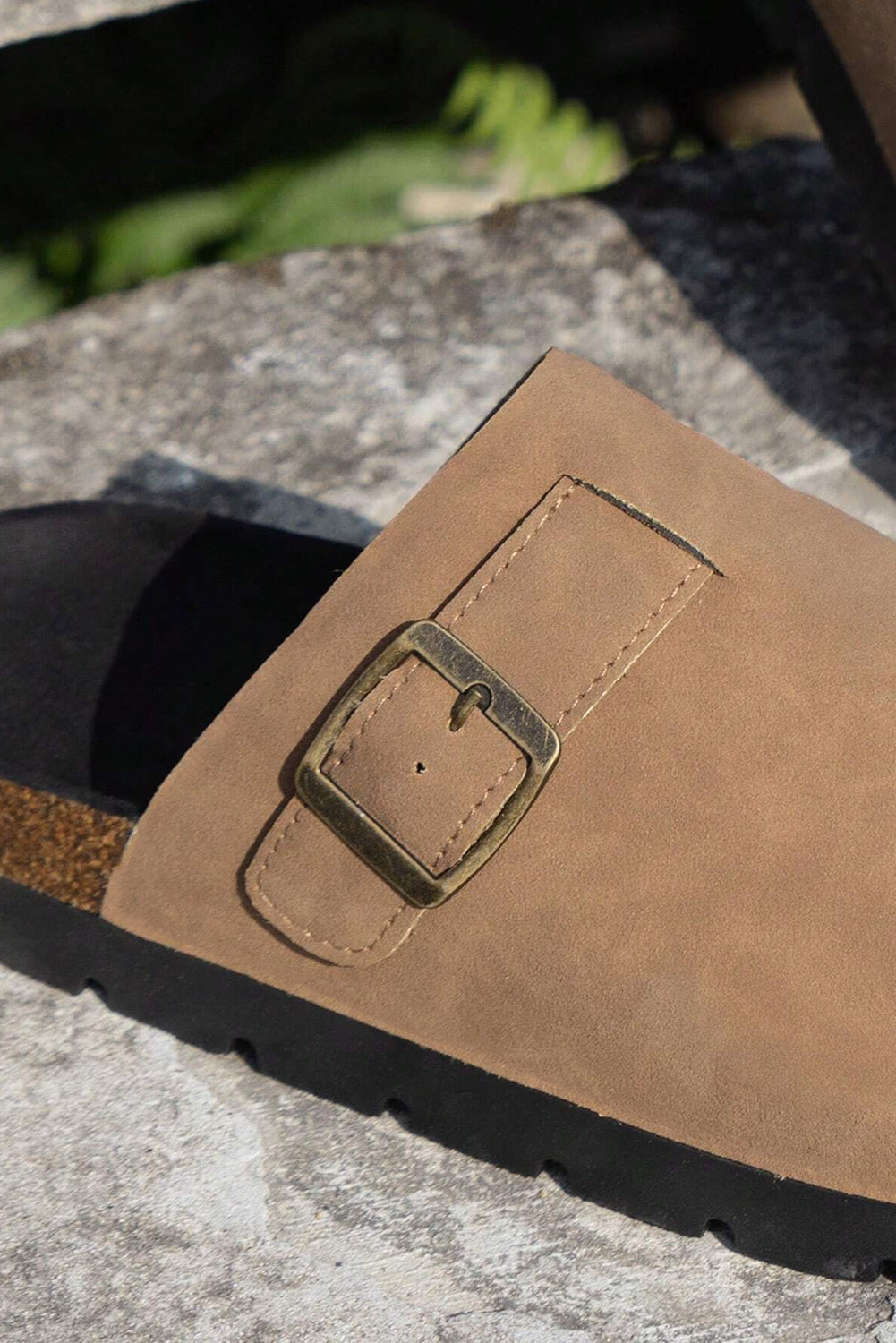 Helle französische beige Hausschuhe