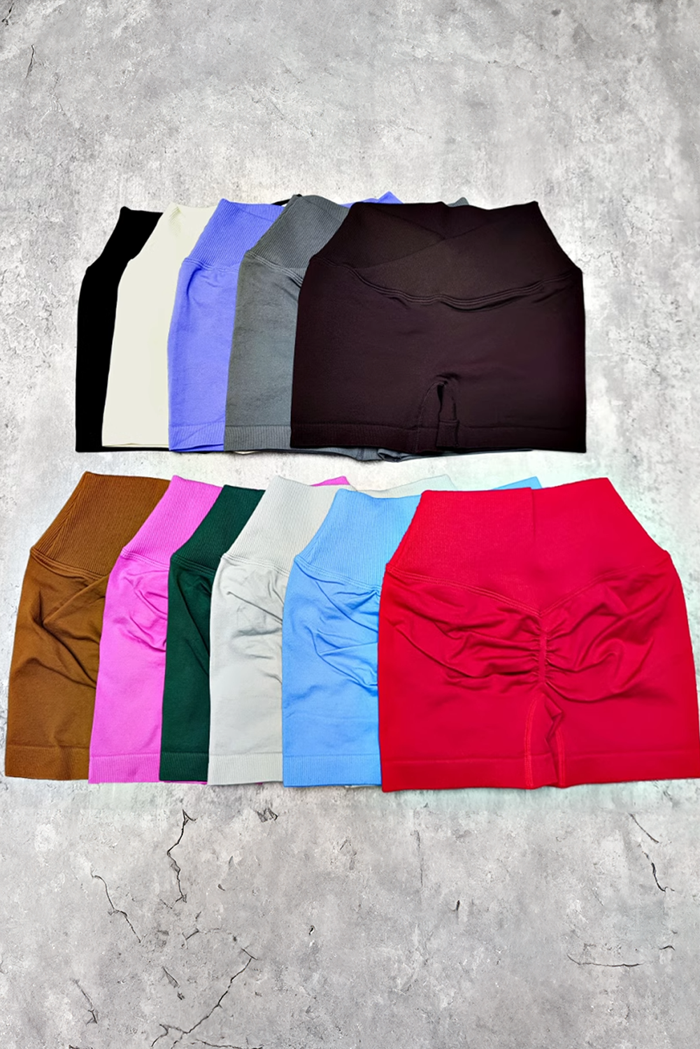 Graue Yoga-Fitness-Shorts mit hoher Taille