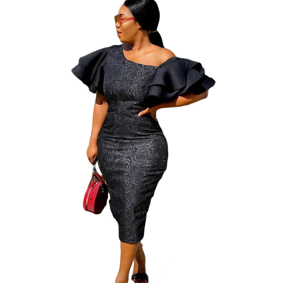 Elegantes, schulterfreies, enges Kleid