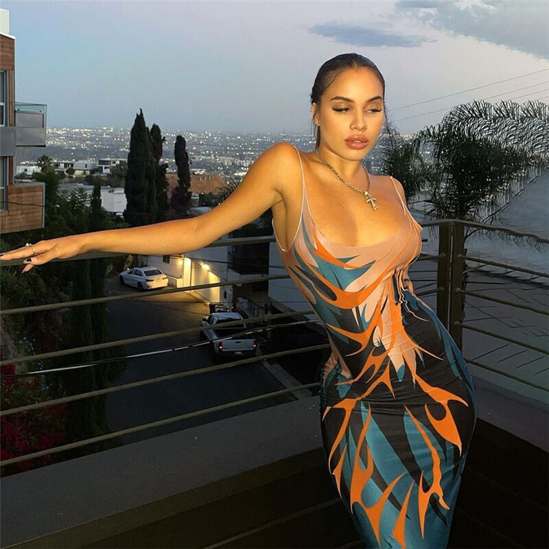 Tief ausgeschnittenes, rückenfreies, hohles, sexy Kleid