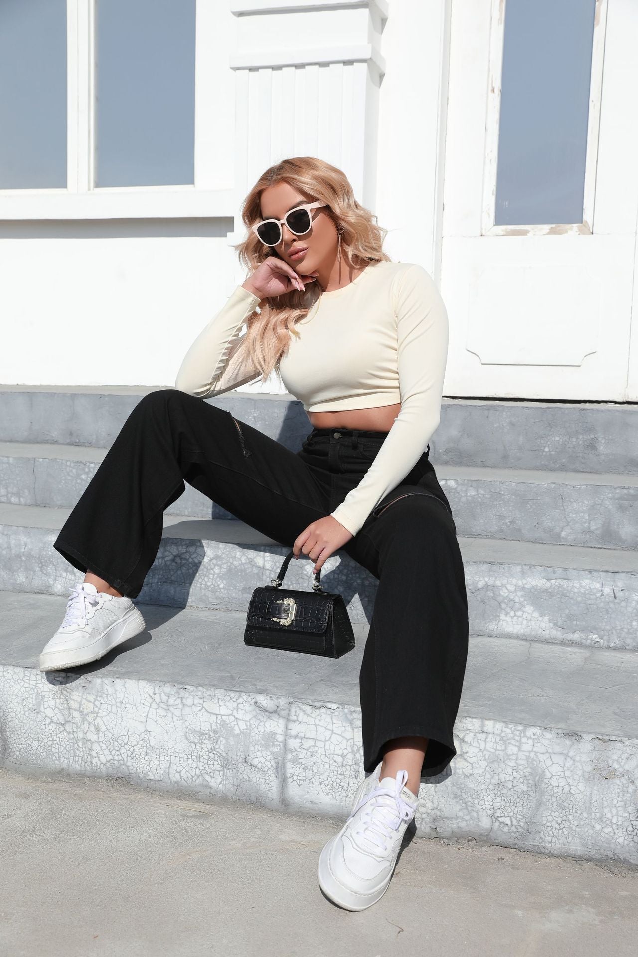 Elegant Ripped Wide-leg Jeans