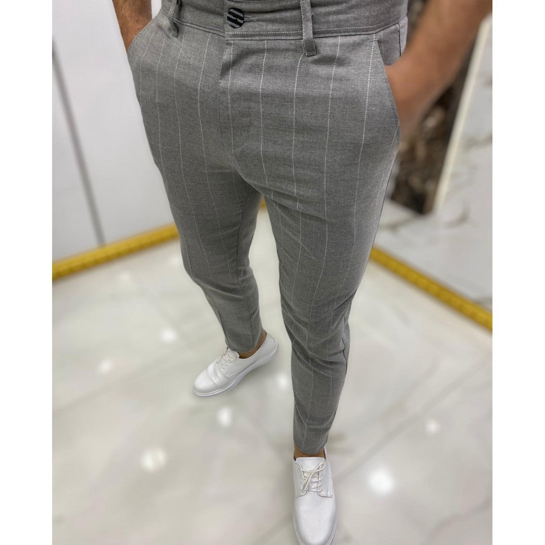 Lässige Hose mit gepunkteten Streifen und Knöchelbund für Herren