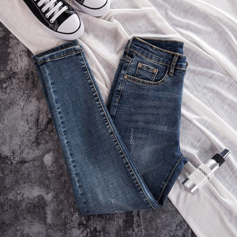 Jeans mit hoher Taille in dunkler Farbe