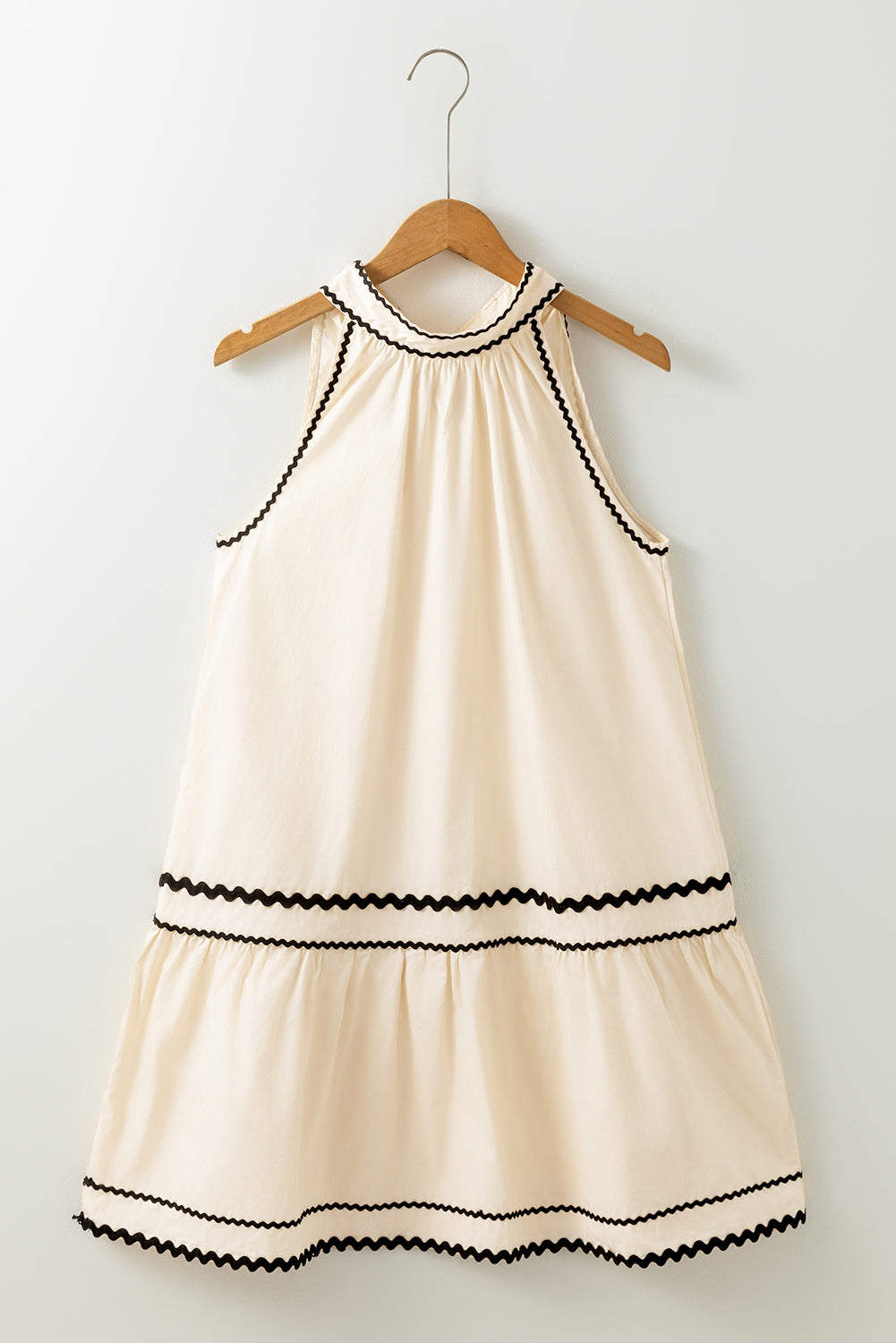 Khakifarbenes, gestreiftes Ricrac-Minikleid ohne Ärmel