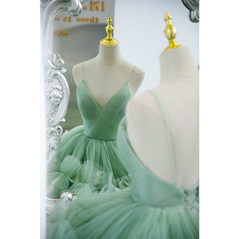 Hochwertiges grünes Kleid