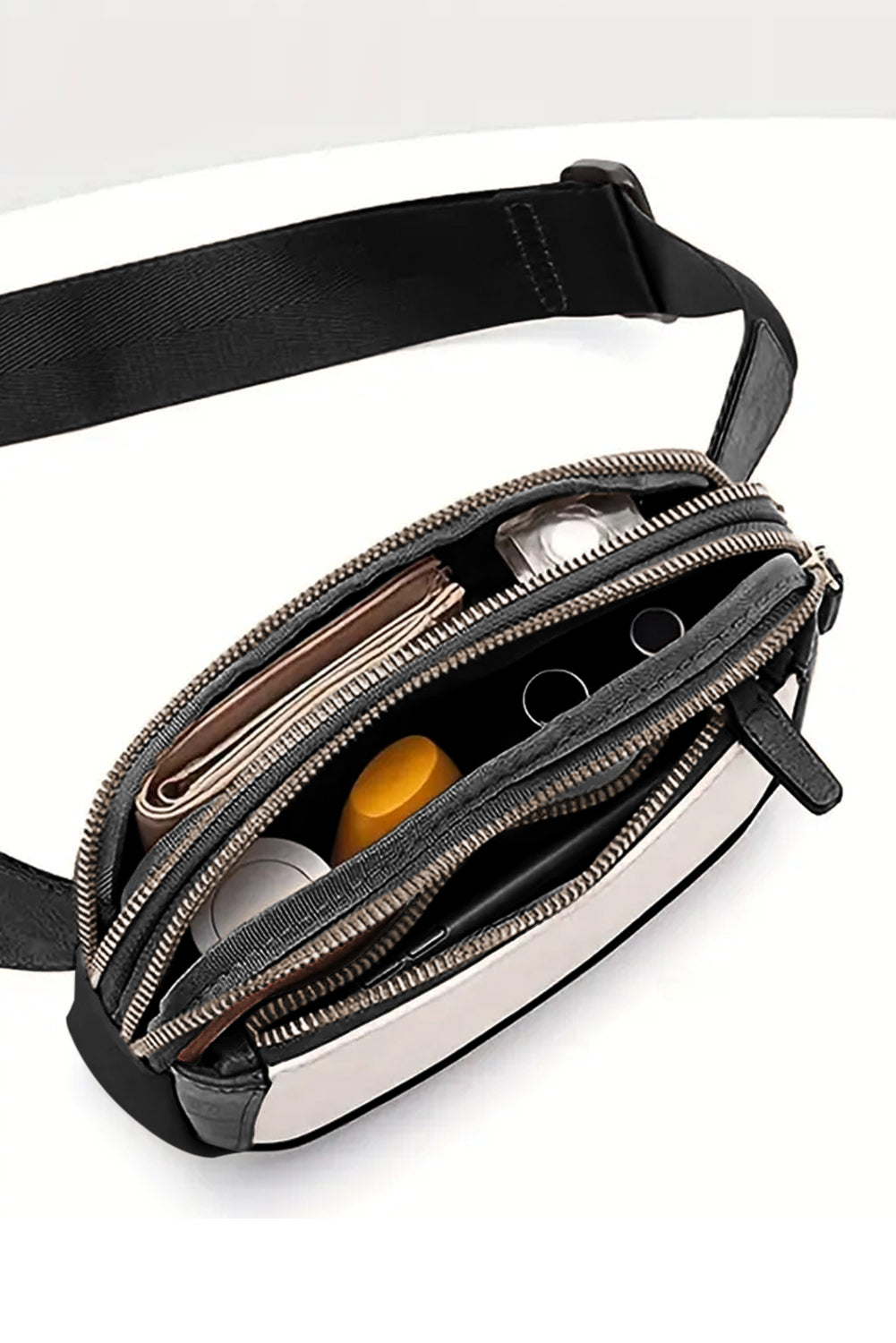 Bolso bandolera de piel blanca con cremallera y clip extraíble
