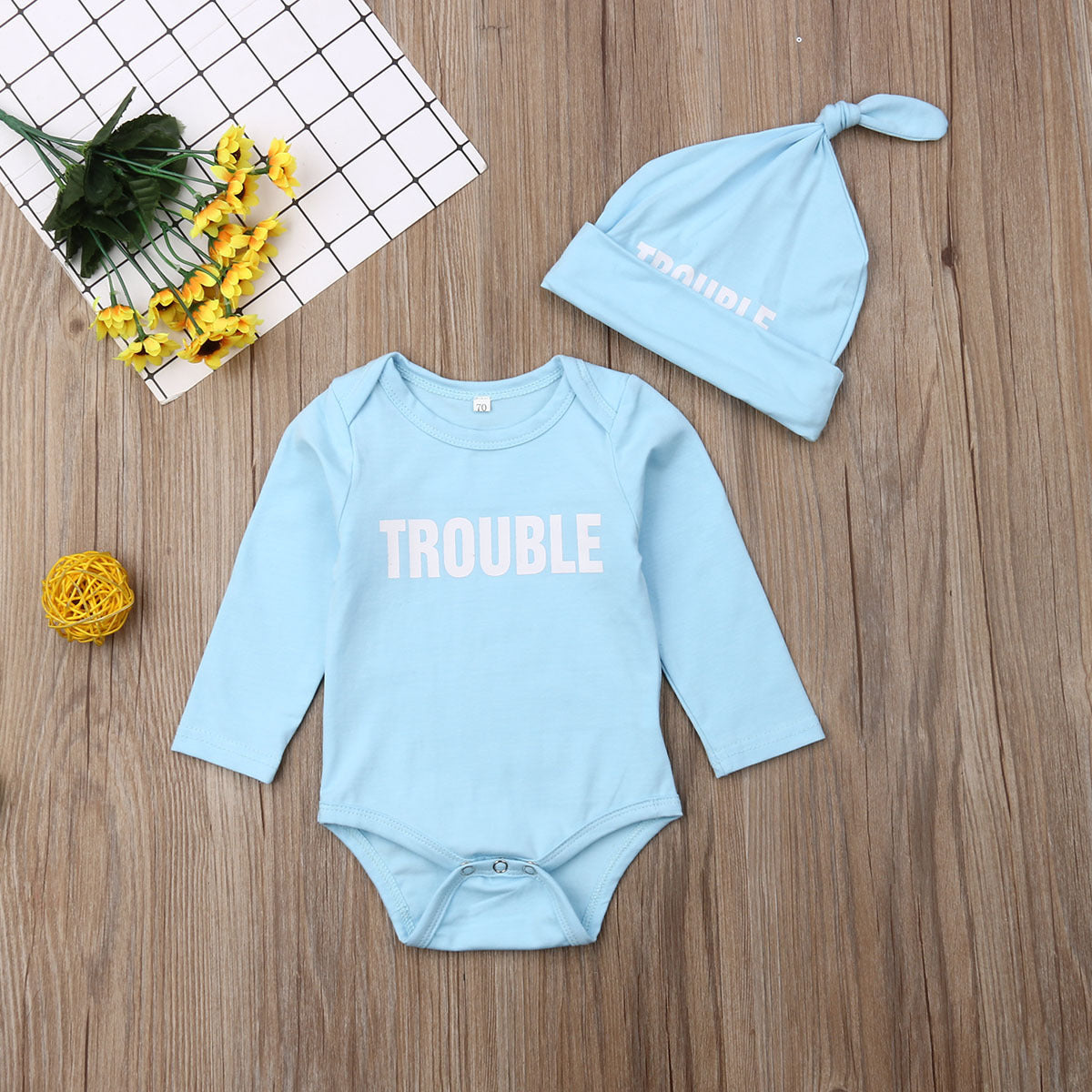 Strampler mit Mütze Babykleidung