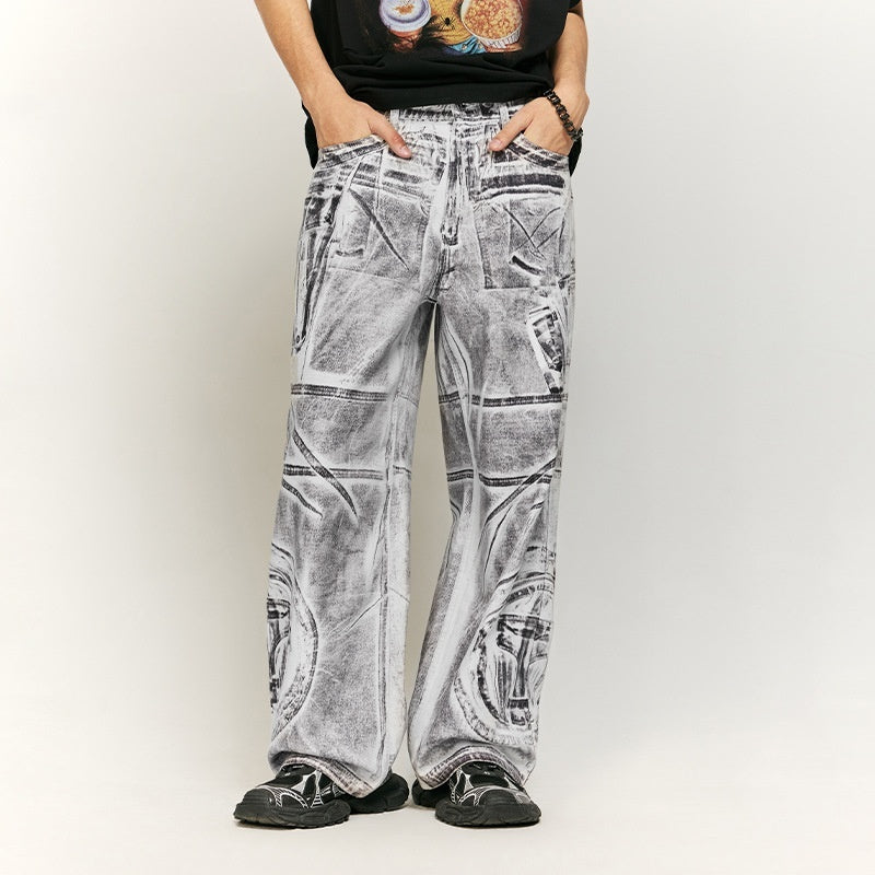 Jeans mit Digitaldruck und Nähten in Pinselfarben