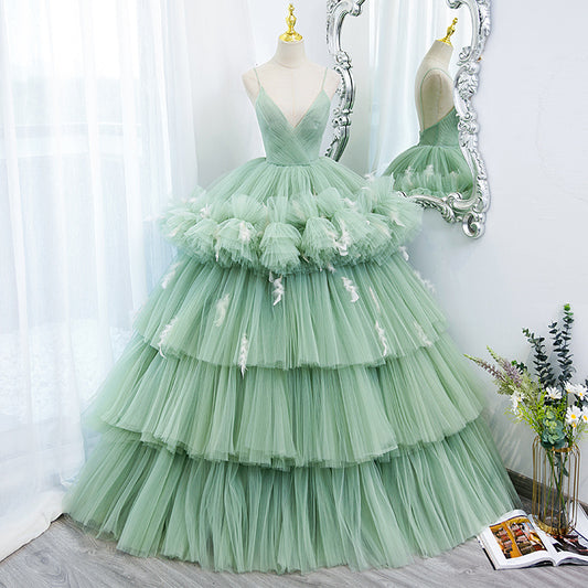 Hochwertiges grünes Kleid
