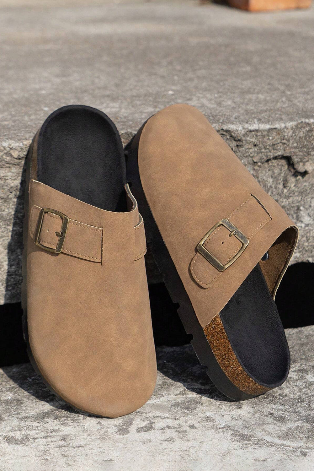 Pantuflas francesas de color beige claro